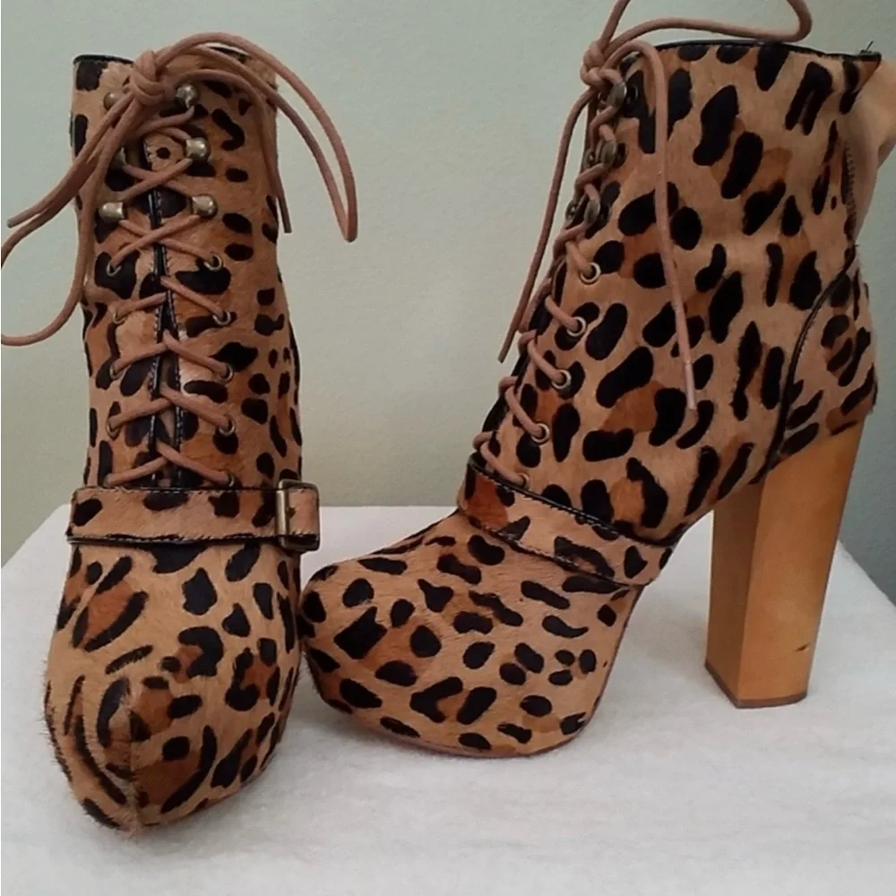 Steve Madden women’s Lita Leopard Calf Hair Boot 6.5